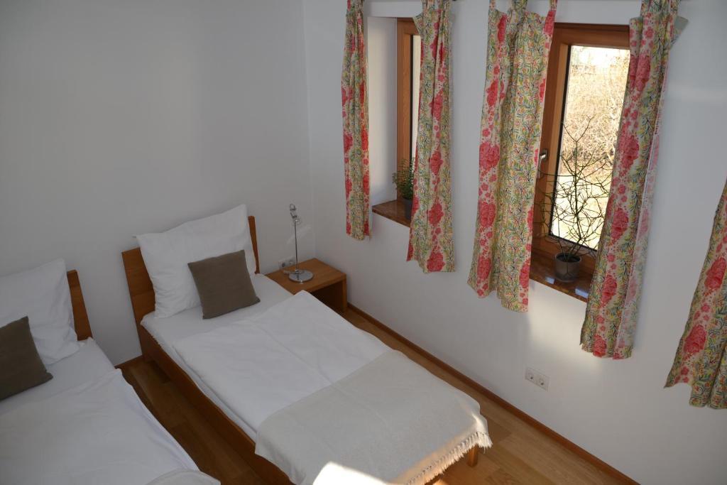 Wein + Bett Wiedeck Stetten 部屋 写真